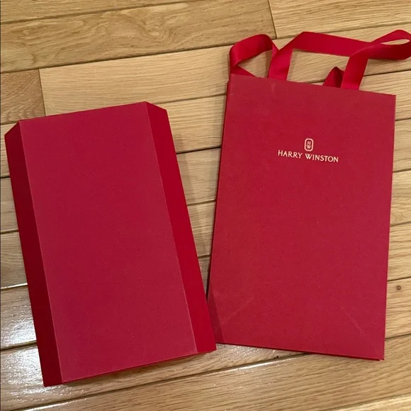 Harry Winston Red and Gold Red Packet Gift Set - Picture 6 of 7